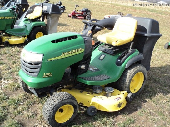 2003 John Deere L120 48