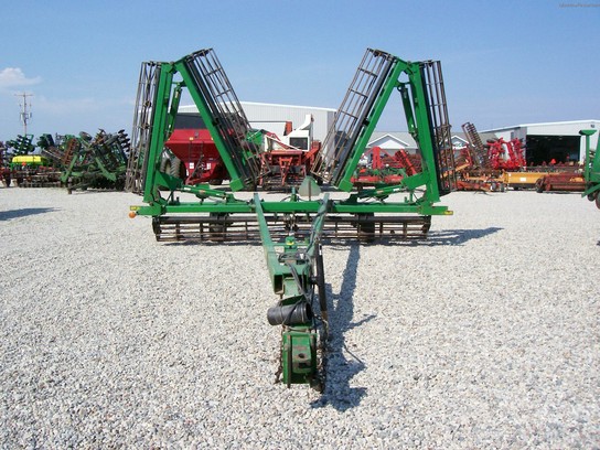 2003 John Deere 200
