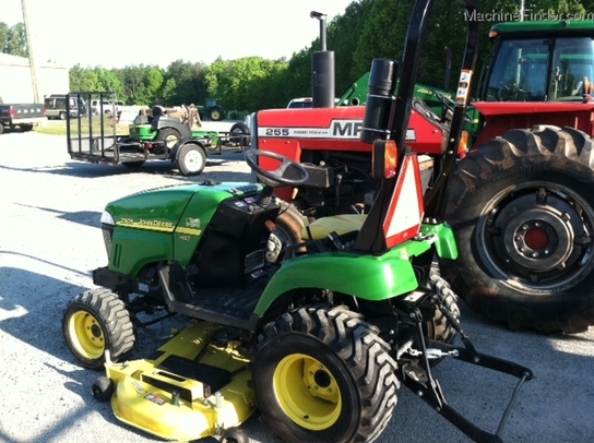 2010 John Deere 2305