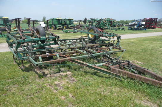 John Deere 1010