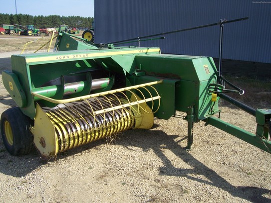1974 John Deere 336
