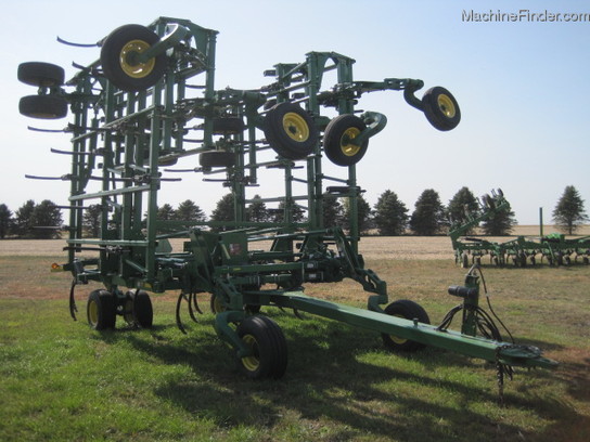 2010 John Deere 2410