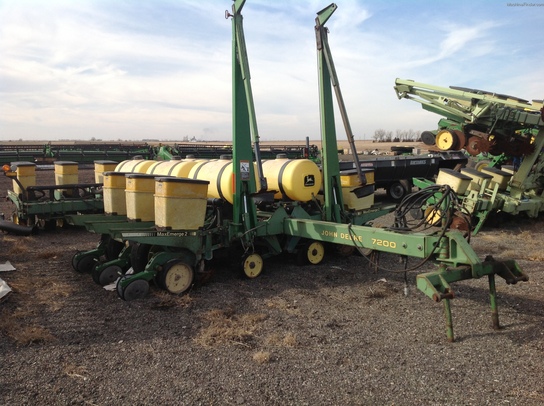 1992 John Deere 7200