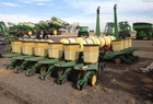 1992 John Deere 7200