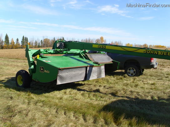 1997 John Deere 945