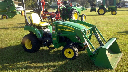 2009 John Deere 2305