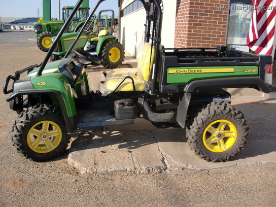 2012 John Deere 825i