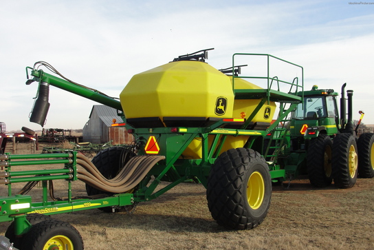 2009 John Deere 1910