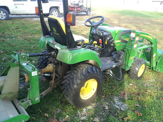 2010 John Deere 2305