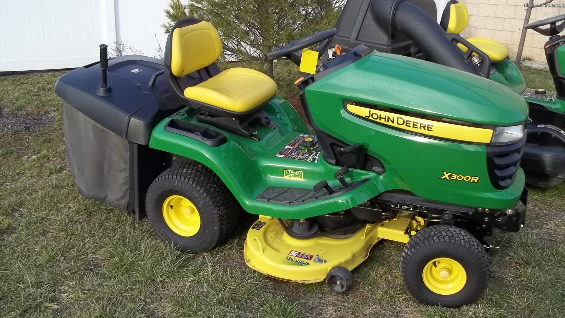 2011 John Deere X300R Lawn & Garden and Commercial Mowing John Deere