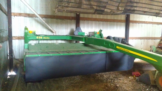 2010 John Deere 635