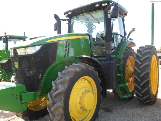 2012 John Deere 7215R