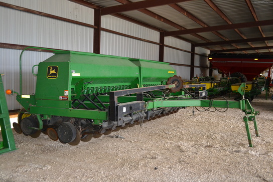 2002 John Deere 1560