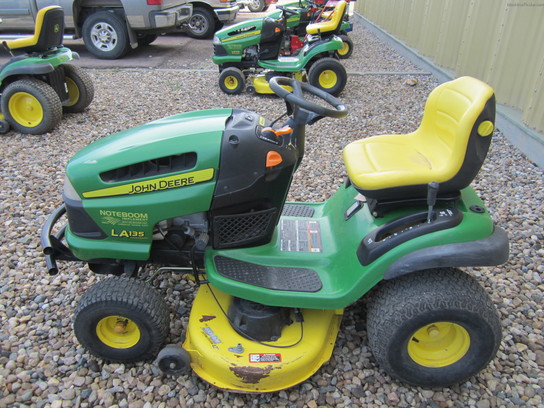  John Deere LA135