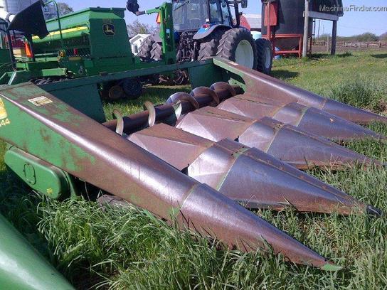  John Deere 444