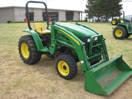 2008 John Deere 3203