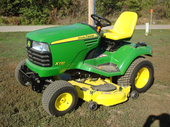2011 John Deere X720