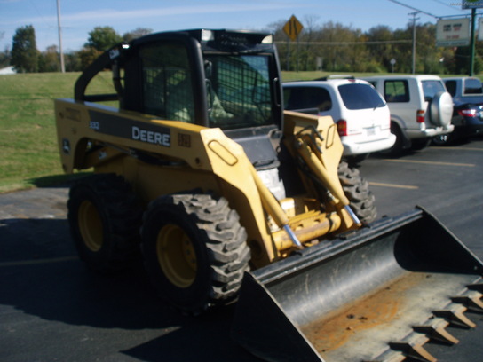 2005 John Deere 332