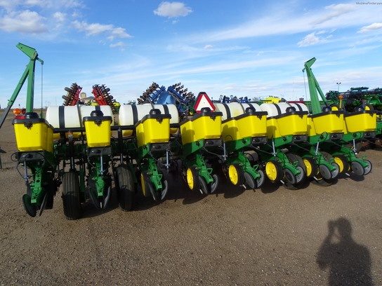 1994 John Deere 7200