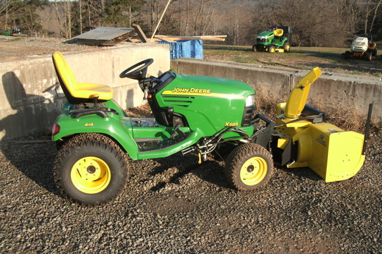 2003 John Deere X585