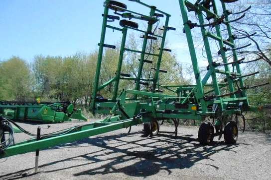 1998 John Deere 680