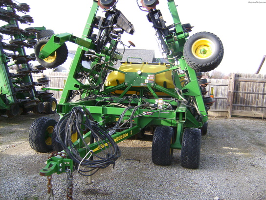 2004 John Deere 1890