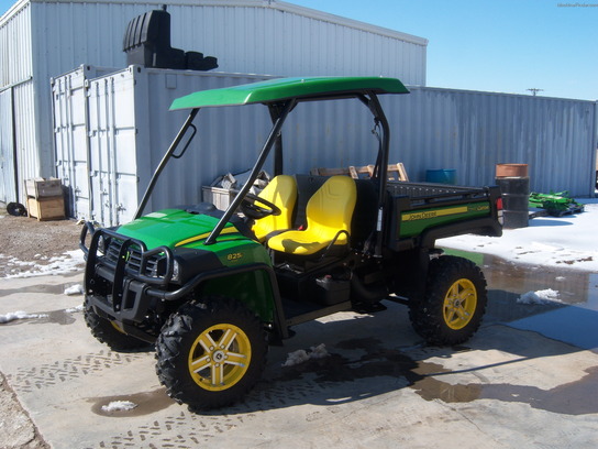 2012 John Deere XUV 825i