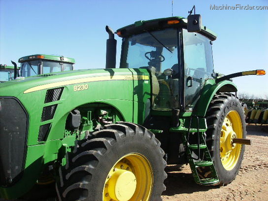 2009 John Deere 8230