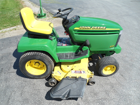 2000 John Deere 335