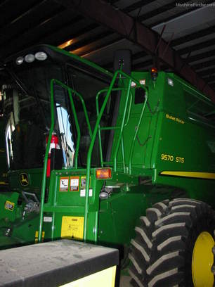 2011 John Deere 9570