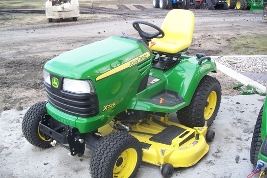 2011 John Deere X729