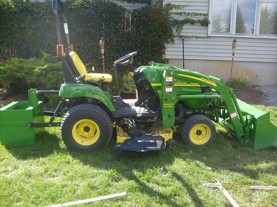 2006 John Deere 2305