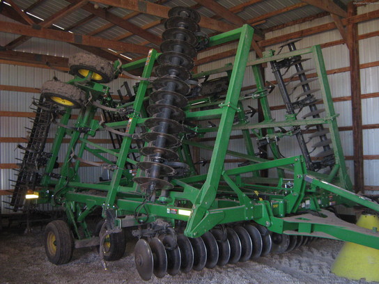 2012 John Deere 2310