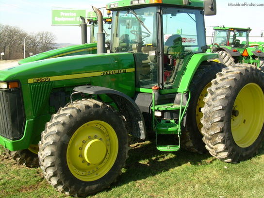 1999 John Deere 8300
