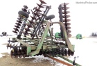  John Deere 235