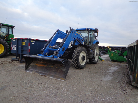 2012 New Holland T70235