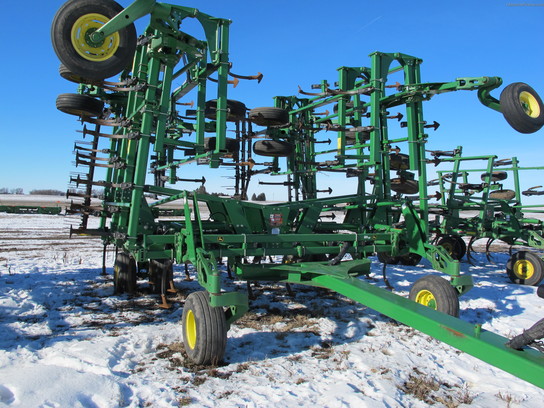 2003 John Deere 2200