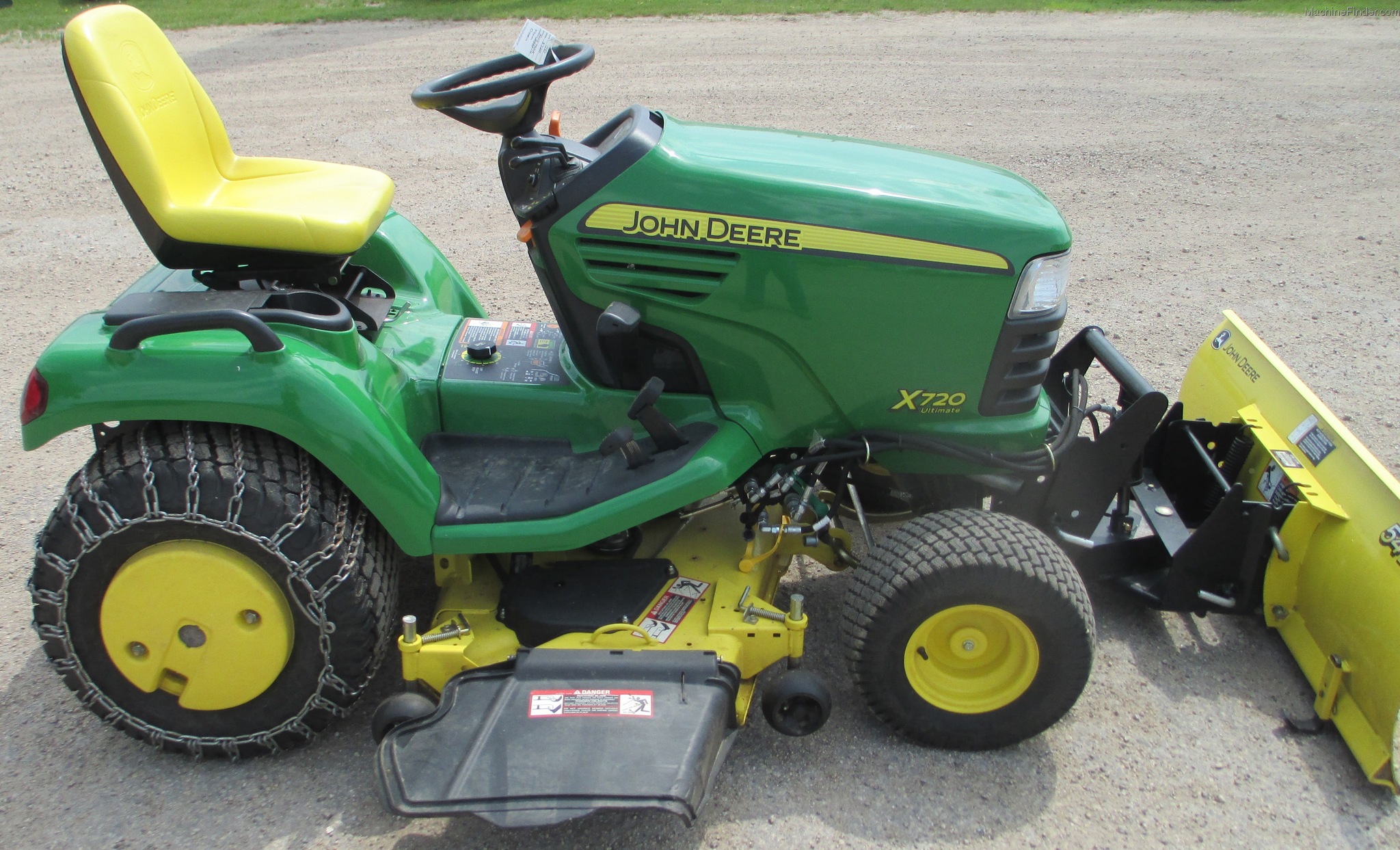 2008 John Deere X720 Lawn & Garden and Commercial Mowing John Deere