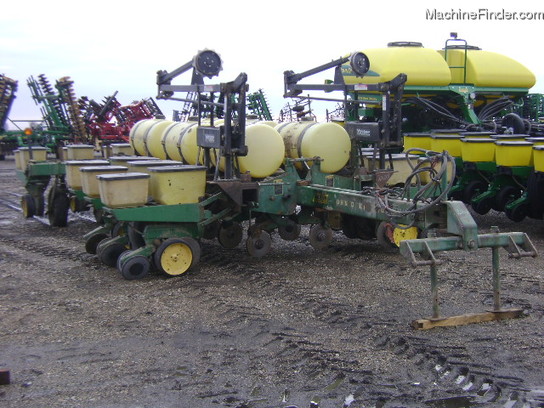  John Deere 7000