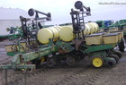 John Deere 7000