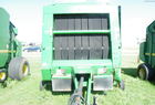 2000 John Deere 566