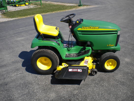 2004 John Deere LX289