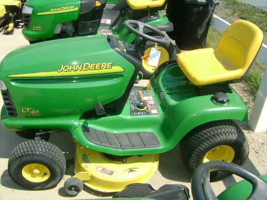 2005 John Deere LT 160