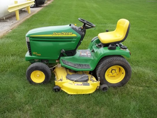  John Deere GT245