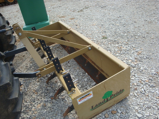 2011 Landpride BB1572
