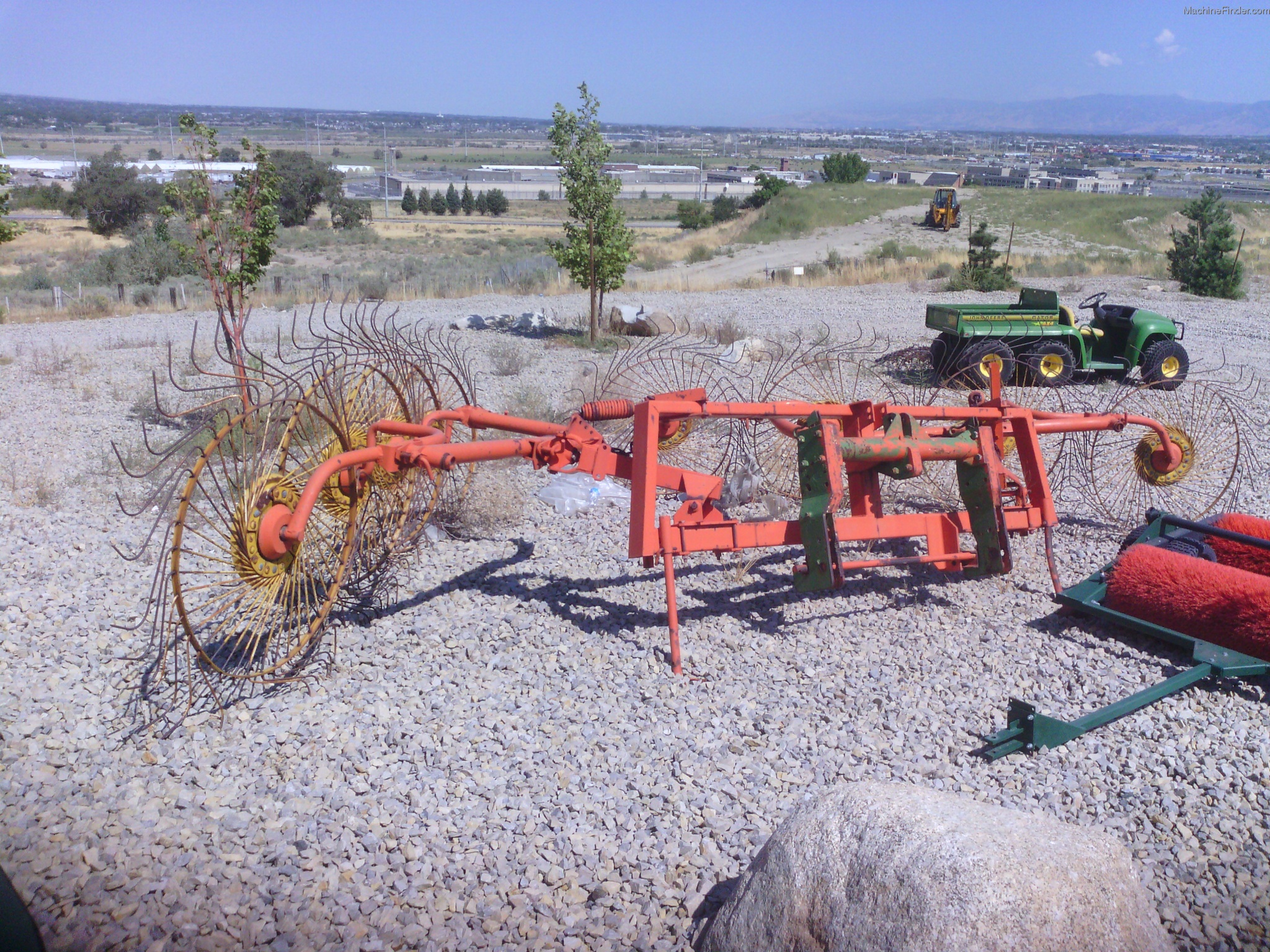 Lely 8 wheel rake Hay Equipment Handling and Transport John Deere