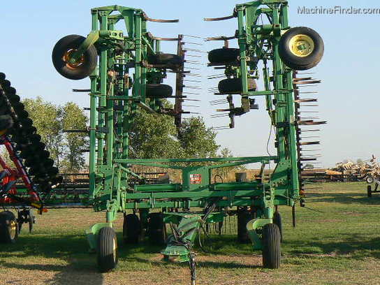  John Deere 2400