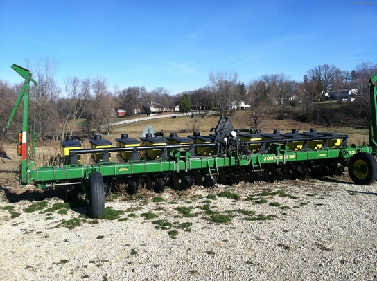 John Deere 7300