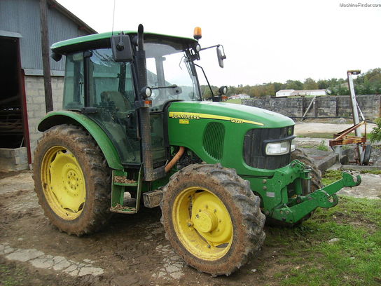 2005 John Deere 5820