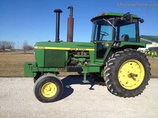 1975 John Deere 4430